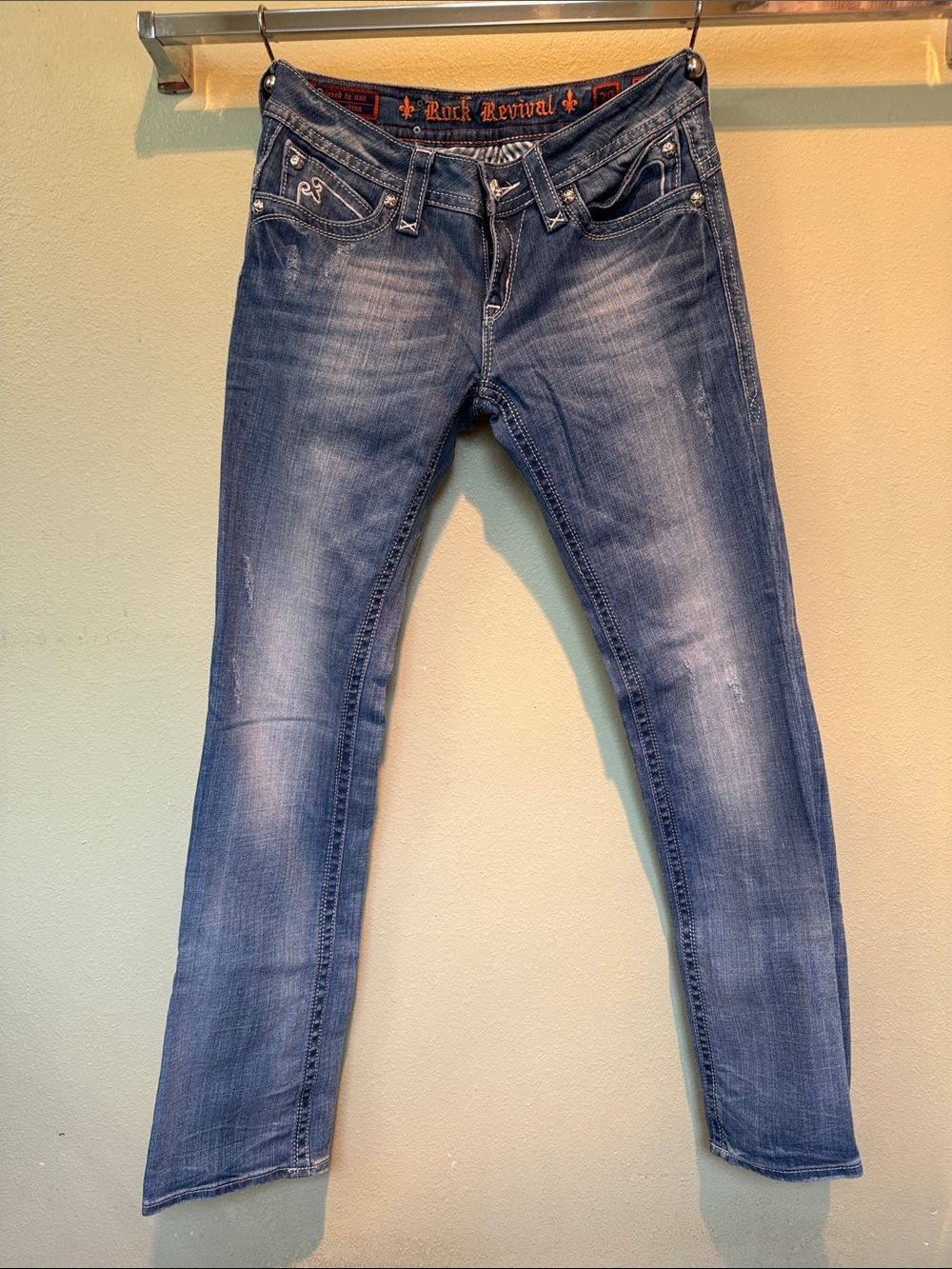 Rock Revival Jeans in Faded Denim Blue 33 in length